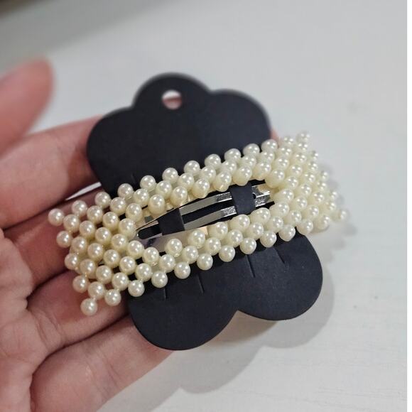 Contemporary Coquette White Faux Pearl Geometric Rectangle Hair Clip Barette - Picture 1 of 5